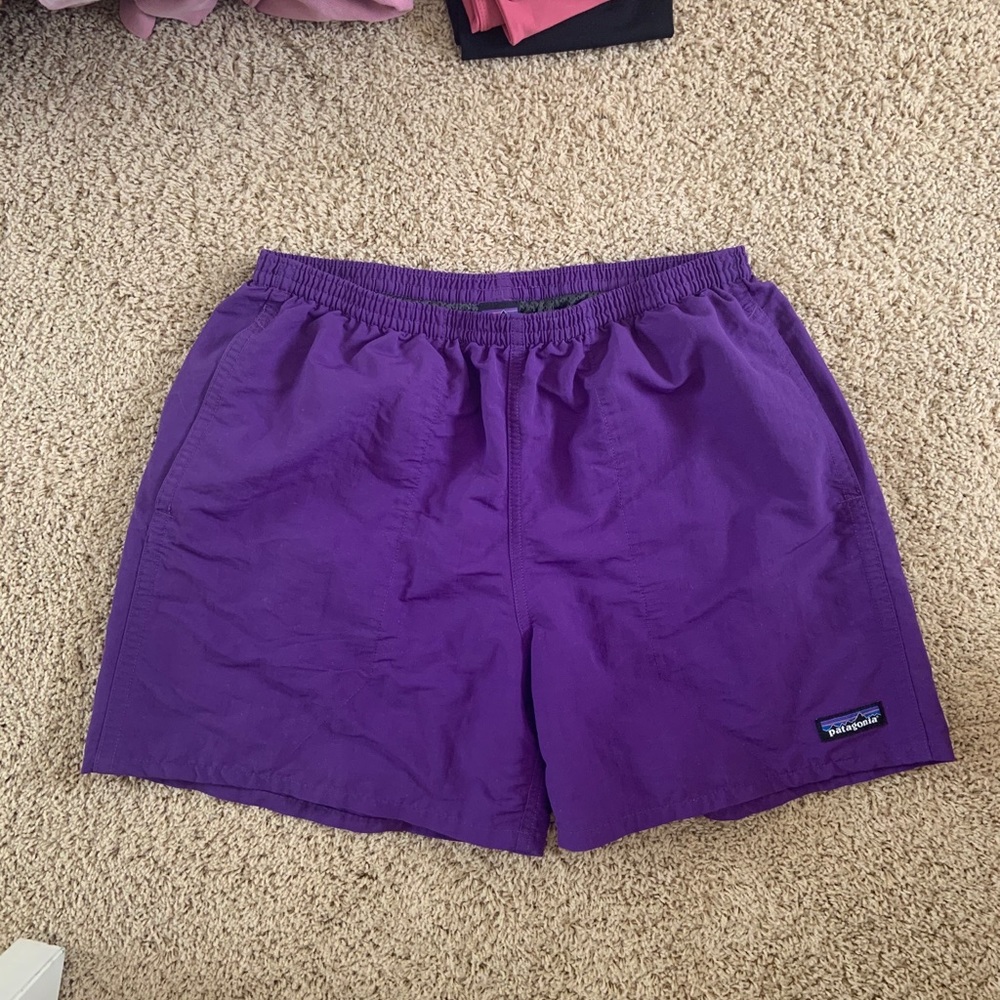 Patagonia men’s 5 in. Baggies purple size medium